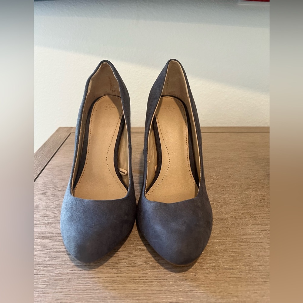 Zara Grey Suede pumps (US 6.5/UK37)